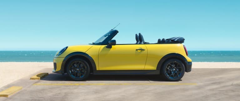 Mini Cooper — Yellow, 2021