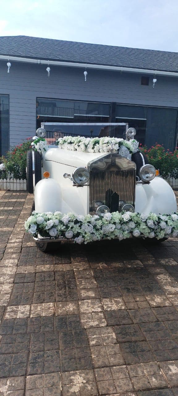 Budget White Vintage Style Convertible Wedding Car in Goa
